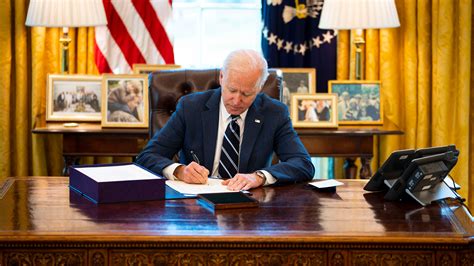 Biden’s Stimulus Juiced the Economy, but Its Political Effects Are .